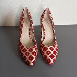 Seychelles size 9 special edition gold and red brocade heels New